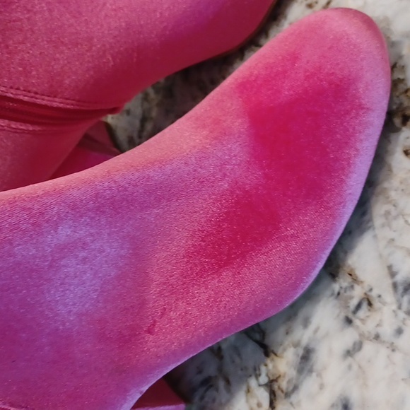 Gianni Bini, the JaydennnTwo Velvet Block Heel Booties, Barbie Pink NEW - Picture 16 of 16